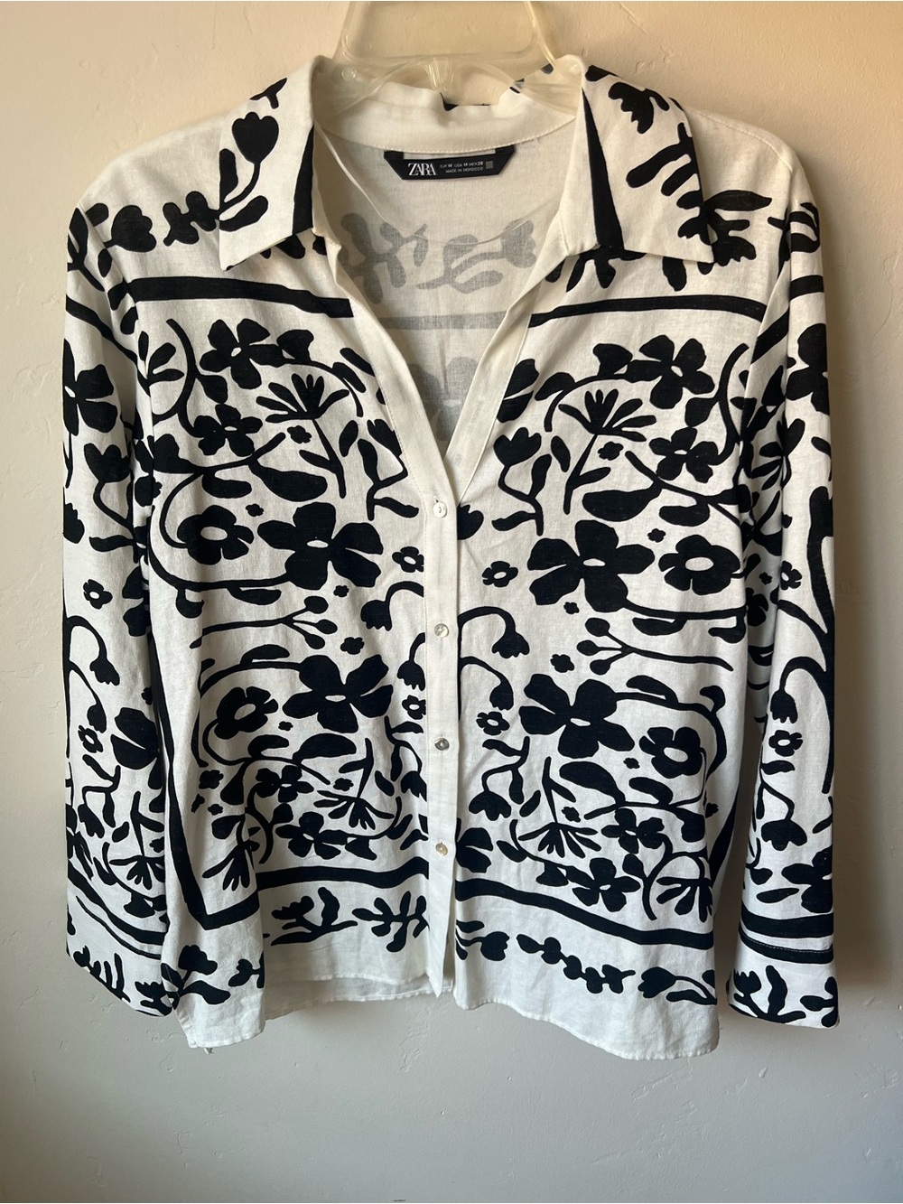 Zara Black & White Floral Button-Up Shirt